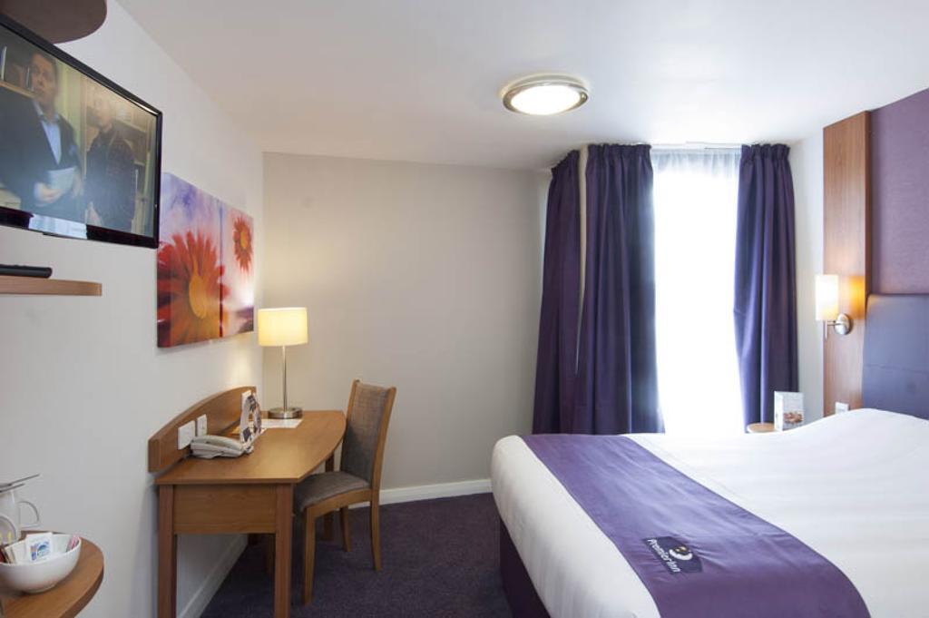 Premier Inn Leamington Spa Town Centre Room photo