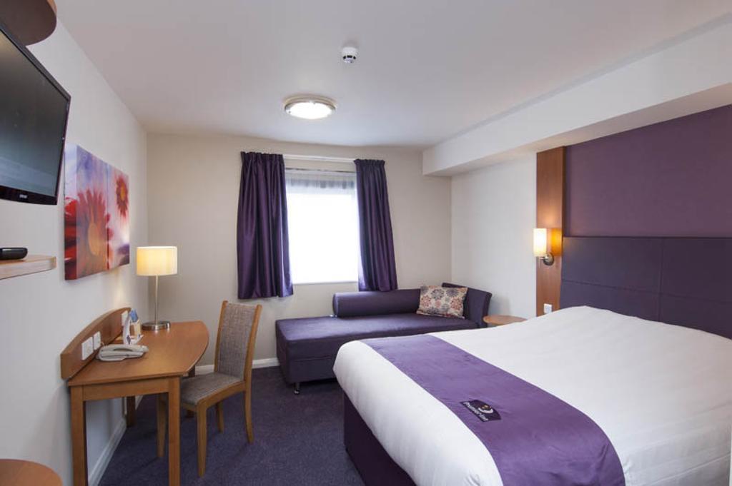 Premier Inn Leamington Spa Town Centre Room photo