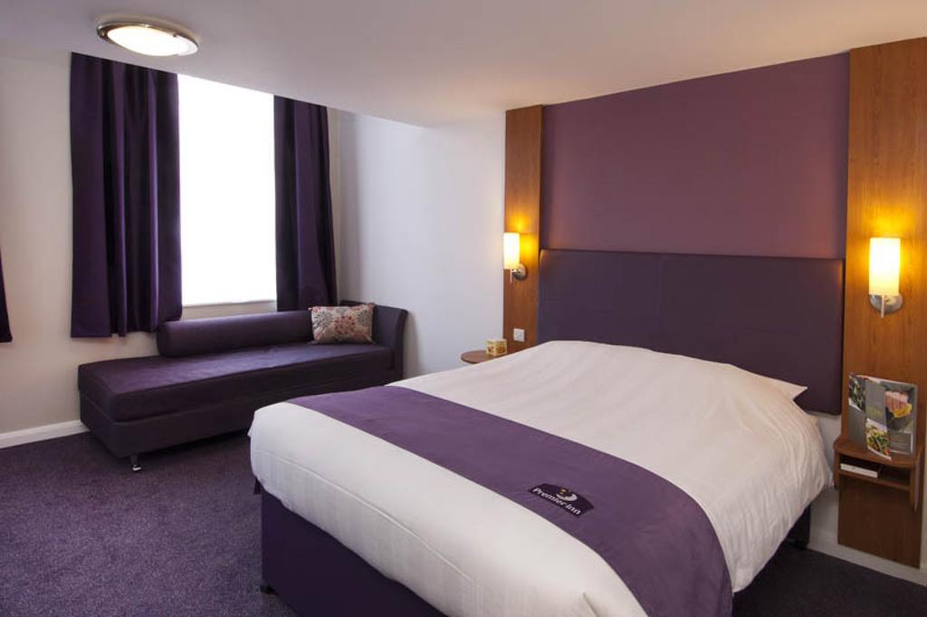 Premier Inn Leamington Spa Town Centre Exterior photo