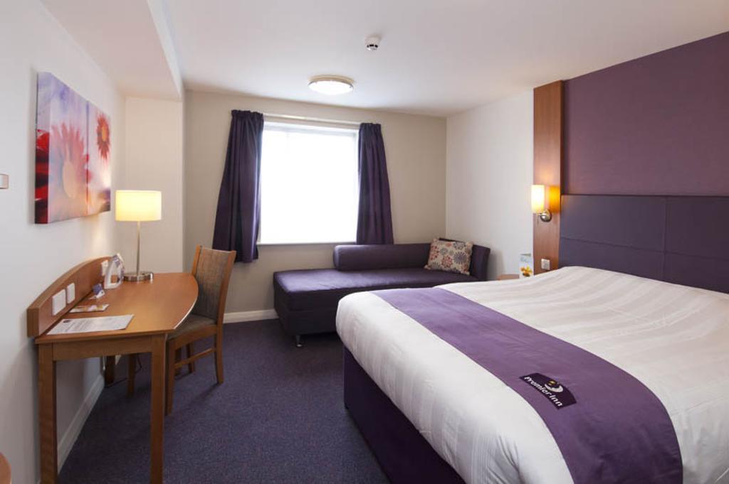 Premier Inn Leamington Spa Town Centre Room photo