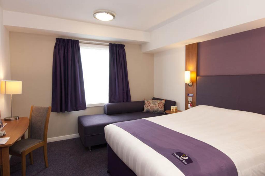 Premier Inn Leamington Spa Town Centre Exterior photo