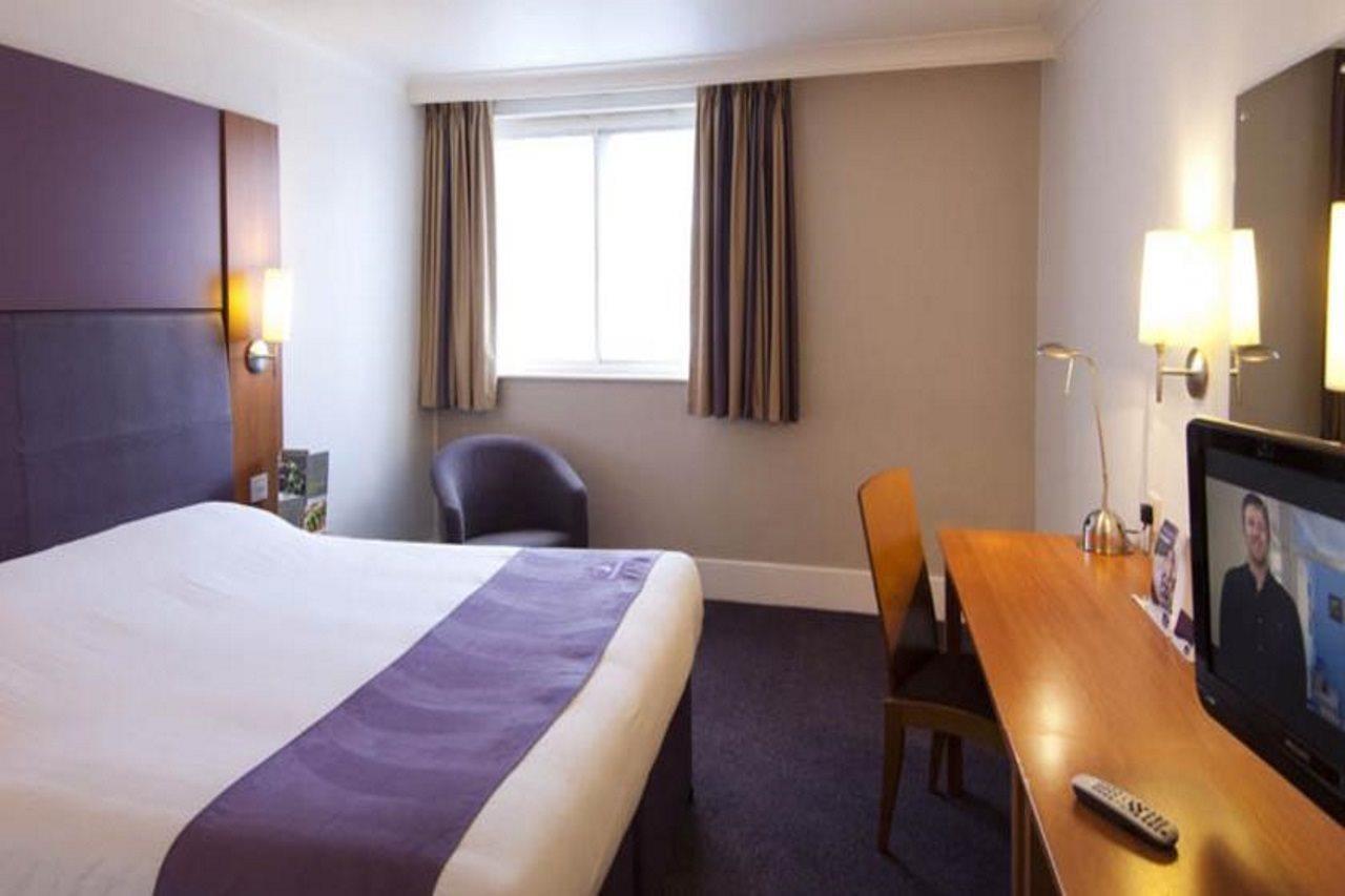 Premier Inn Leamington Spa Town Centre Exterior photo