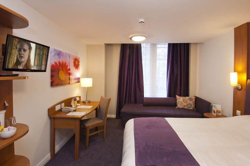 Premier Inn Leamington Spa Town Centre Exterior photo